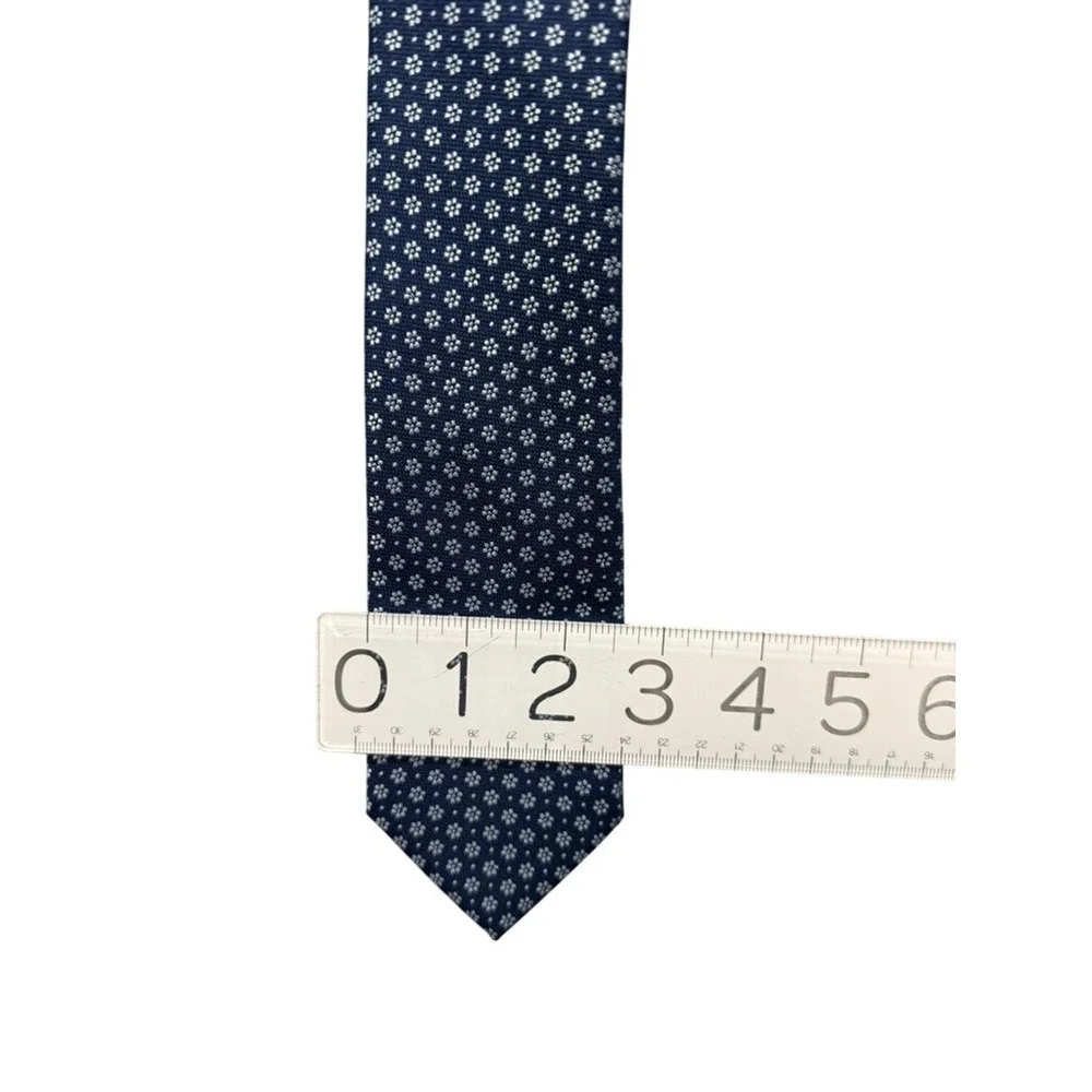 VTG Van Heusen Necktie Mens Tie Navy Blue White Floral Micro-pattern Narrow